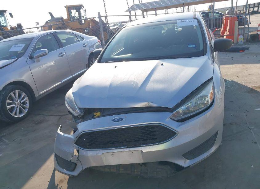 Photo 13 of 2018 Ford Focus S (VIN 1FADP3E24JL204296)