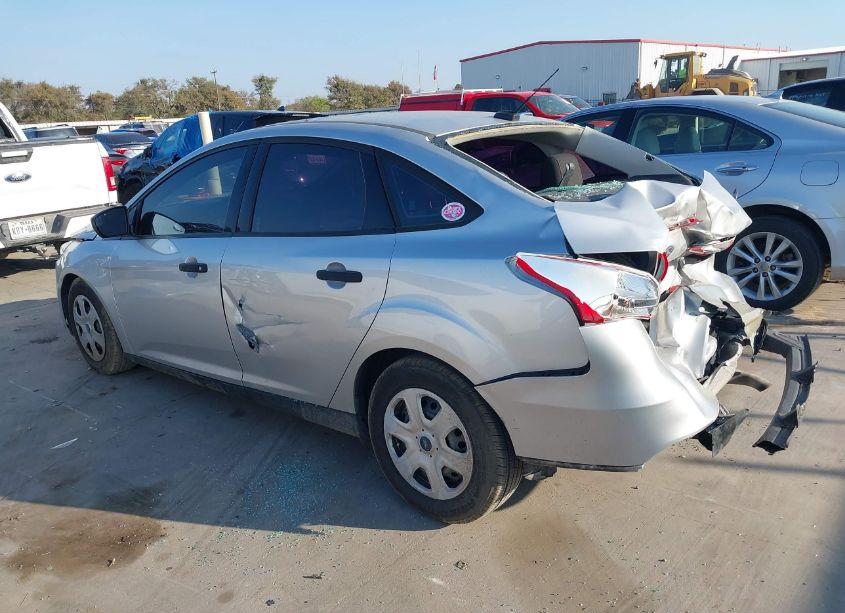 Photo 15 of 2018 Ford Focus S (VIN 1FADP3E24JL204296)