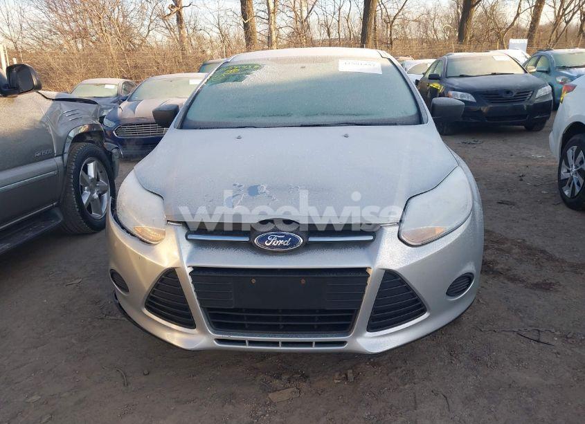 Photo 12 of 2013 Ford Focus S (VIN 1FADP3E25DL200892)