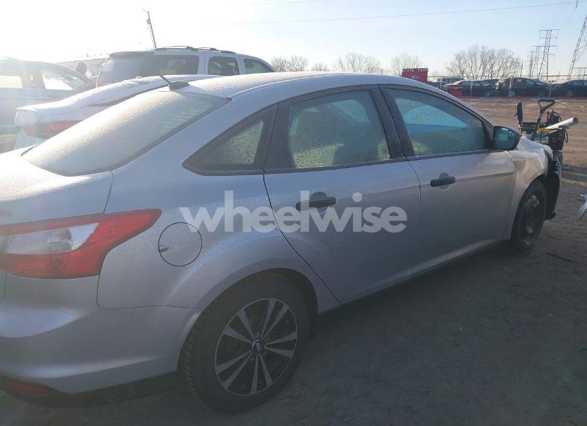 Photo 13 of 2013 Ford Focus S (VIN 1FADP3E25DL200892)