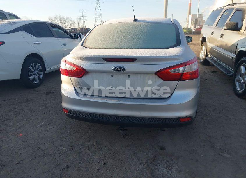 Photo 16 of 2013 Ford Focus S (VIN 1FADP3E25DL200892)