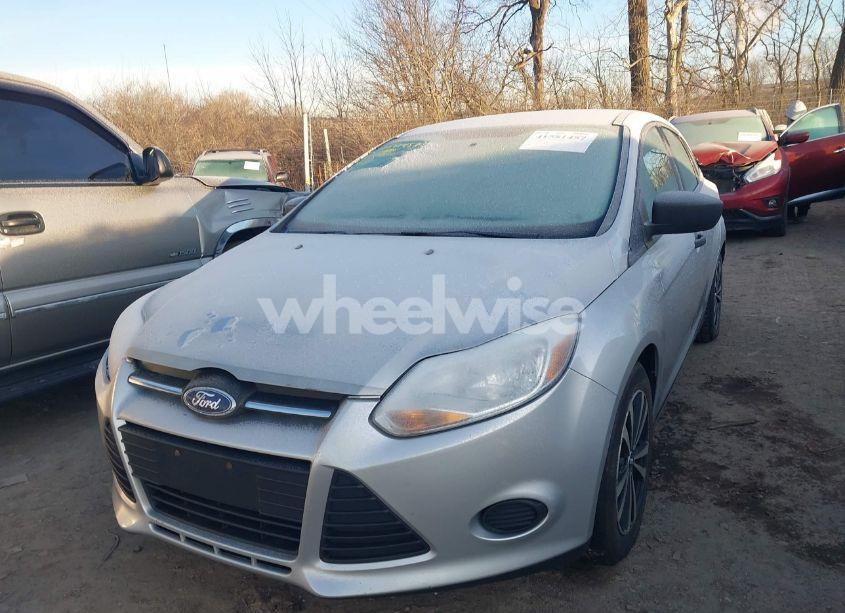 Photo 2 of 2013 Ford Focus S (VIN 1FADP3E25DL200892)