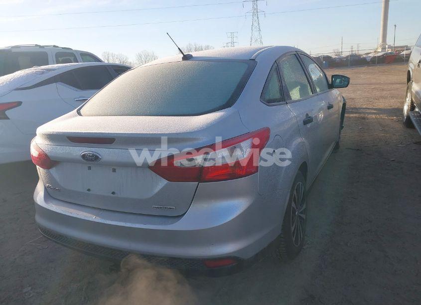 Photo 4 of 2013 Ford Focus S (VIN 1FADP3E25DL200892)