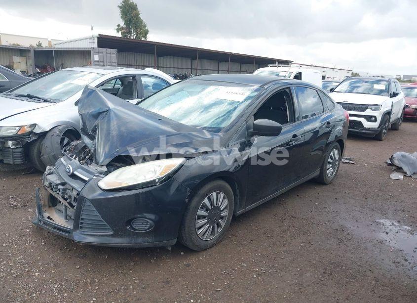 Photo 2 of 2013 Ford Focus S (VIN 1FADP3E25DL222438)