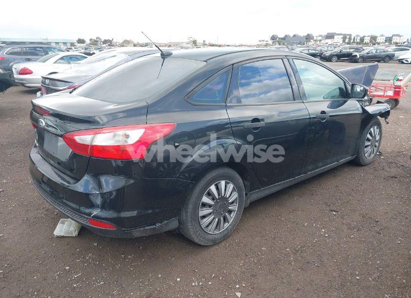 Photo 4 of 2013 Ford Focus S (VIN 1FADP3E25DL222438)
