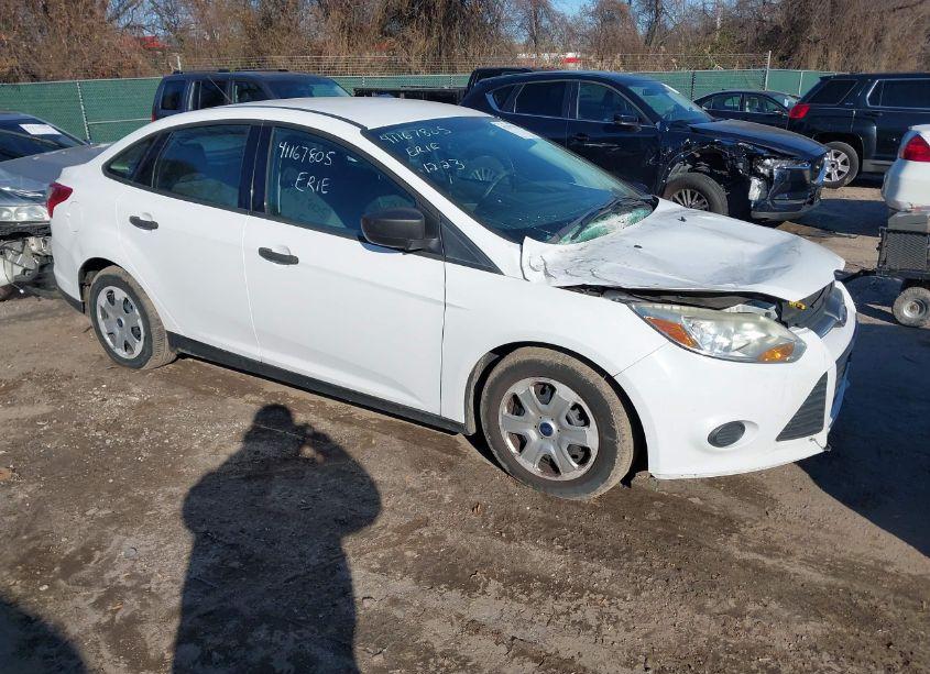 2013 Ford Focus S (VIN 1FADP3E25DL331790) main photo