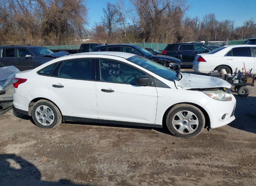 Photo 14 of 2013 Ford Focus S (VIN 1FADP3E25DL331790)