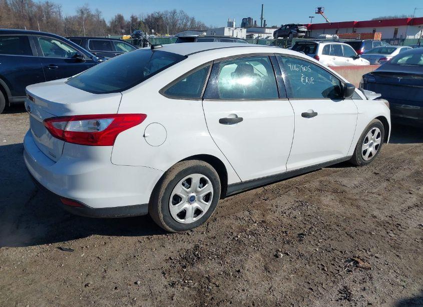 Photo 4 of 2013 Ford Focus S (VIN 1FADP3E25DL331790)