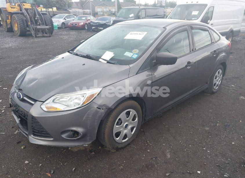 Photo 2 of 2013 Ford Focus S (VIN 1FADP3E25DL350534)