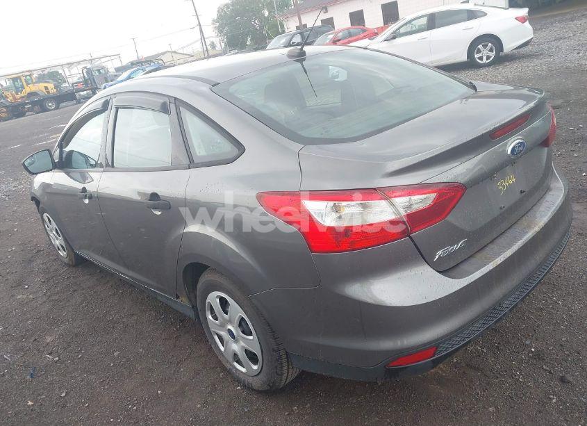 Photo 3 of 2013 Ford Focus S (VIN 1FADP3E25DL350534)