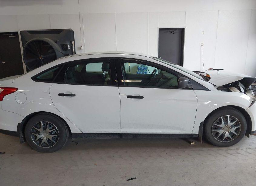 Photo 13 of 2013 Ford Focus S (VIN 1FADP3E25DL368564)