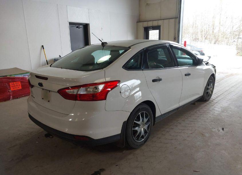 Photo 4 of 2013 Ford Focus S (VIN 1FADP3E25DL368564)