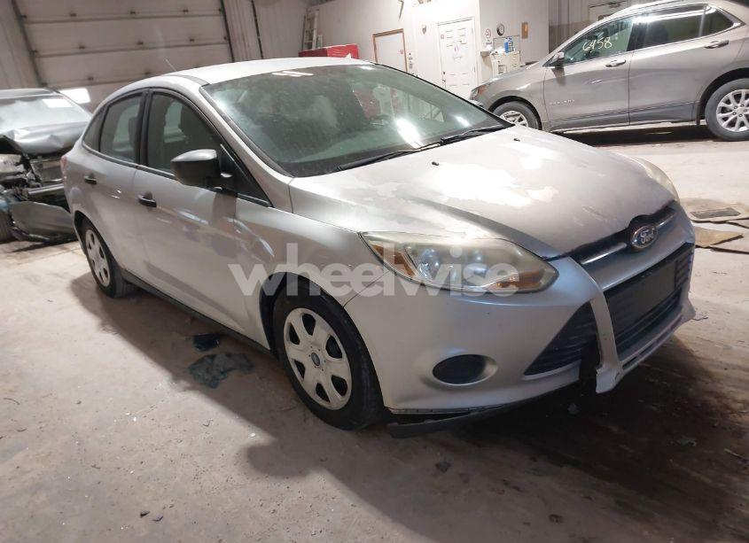2013 Ford Focus S (VIN 1FADP3E25DL379872) main photo