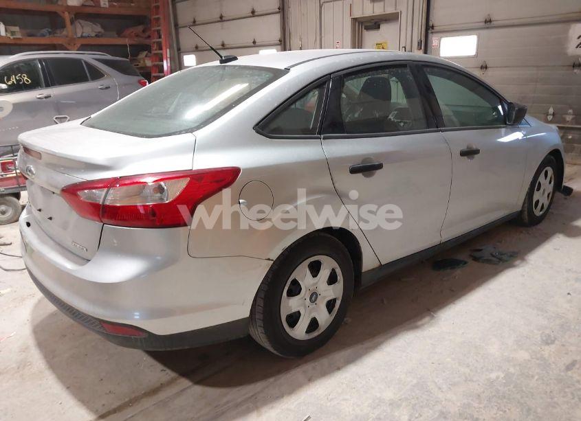 Photo 4 of 2013 Ford Focus S (VIN 1FADP3E25DL379872)