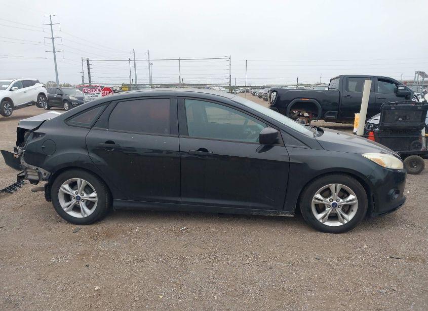 Photo 14 of 2014 Ford Focus S (VIN 1FADP3E25EL155759)