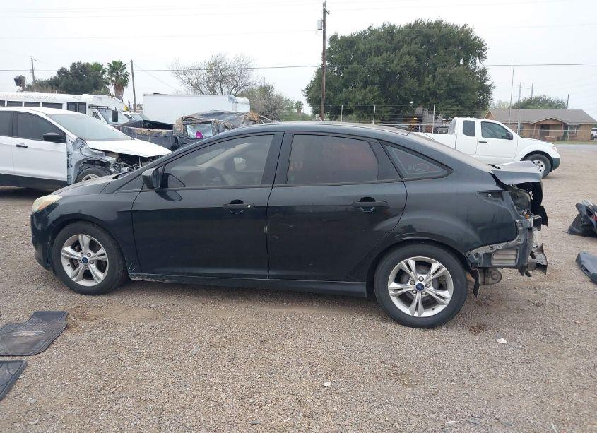 Photo 15 of 2014 Ford Focus S (VIN 1FADP3E25EL155759)