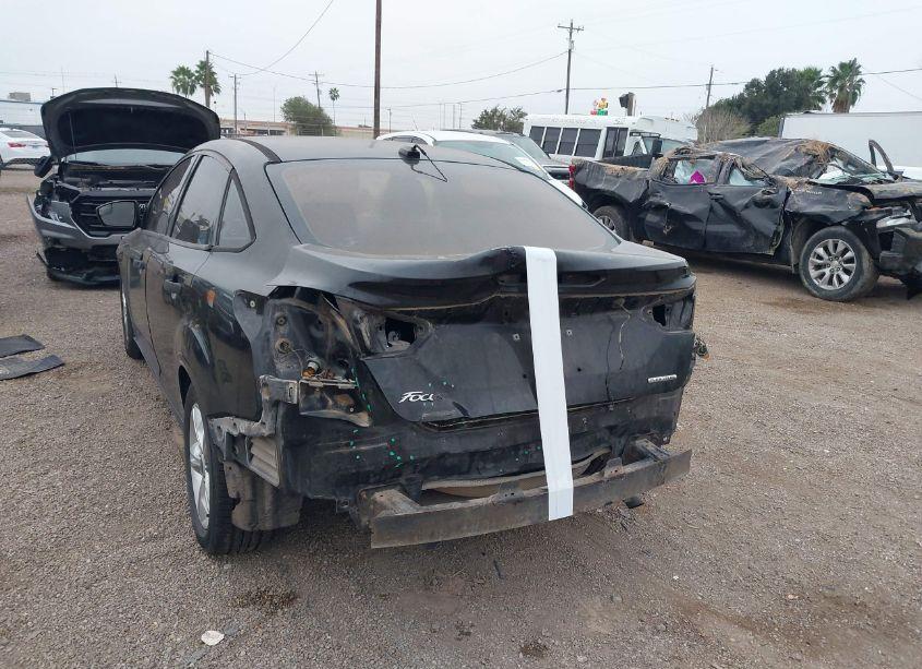 Photo 3 of 2014 Ford Focus S (VIN 1FADP3E25EL155759)