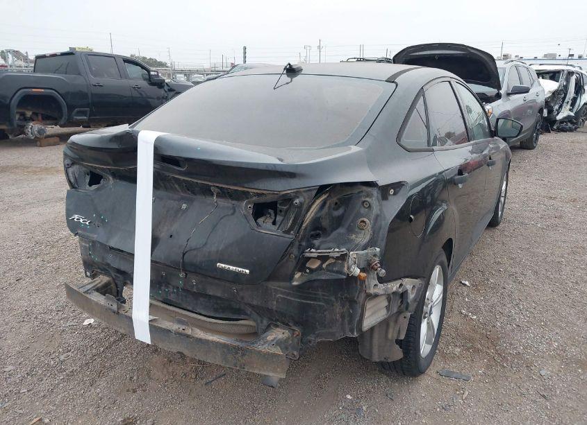 Photo 4 of 2014 Ford Focus S (VIN 1FADP3E25EL155759)