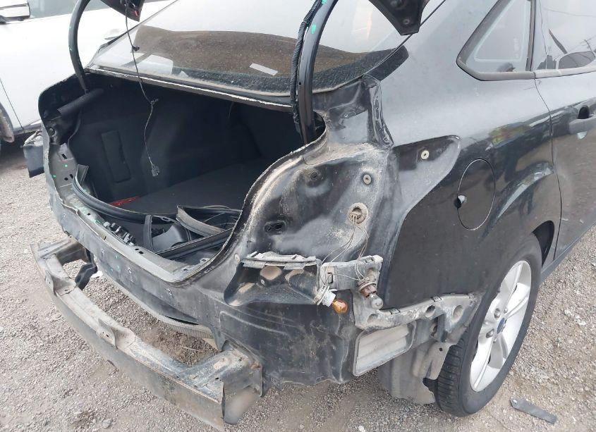Photo 6 of 2014 Ford Focus S (VIN 1FADP3E25EL155759)