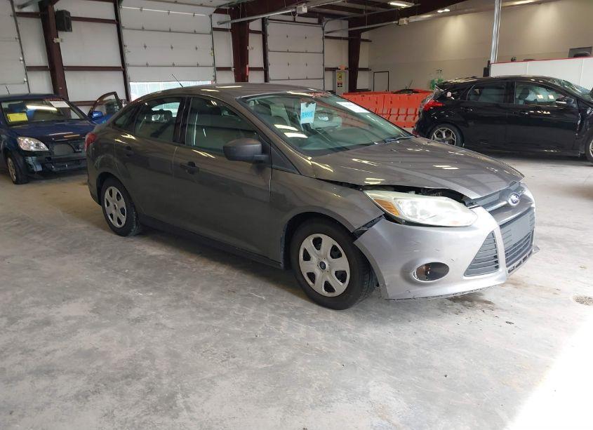 2014 Ford Focus S (VIN 1FADP3E25EL235210) main photo