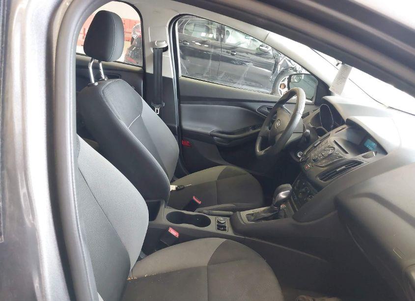 Photo 5 of 2014 Ford Focus S (VIN 1FADP3E25EL235210)