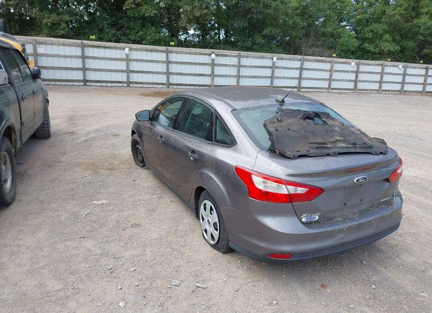 Photo 3 of 2014 Ford Focus S (VIN 1FADP3E25EL235465)