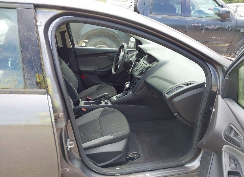 Photo 5 of 2014 Ford Focus S (VIN 1FADP3E25EL235465)