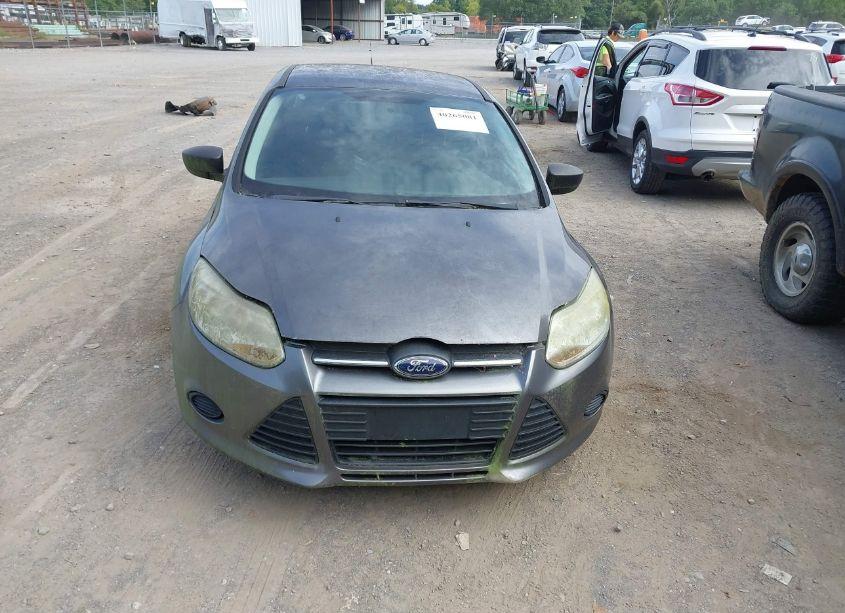 Photo 6 of 2014 Ford Focus S (VIN 1FADP3E25EL235465)