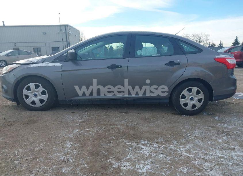 Photo 14 of 2014 Ford Focus S (VIN 1FADP3E25EL346436)