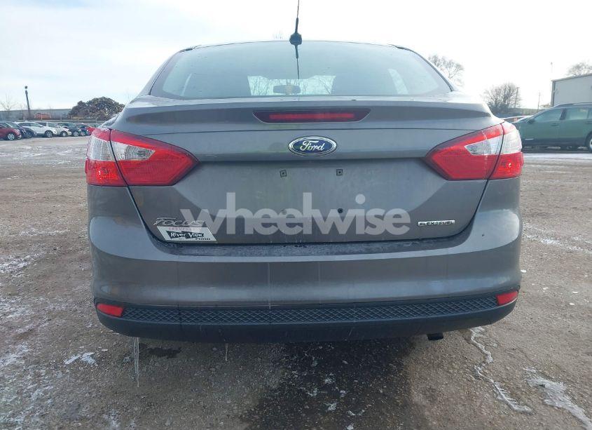 Photo 16 of 2014 Ford Focus S (VIN 1FADP3E25EL346436)