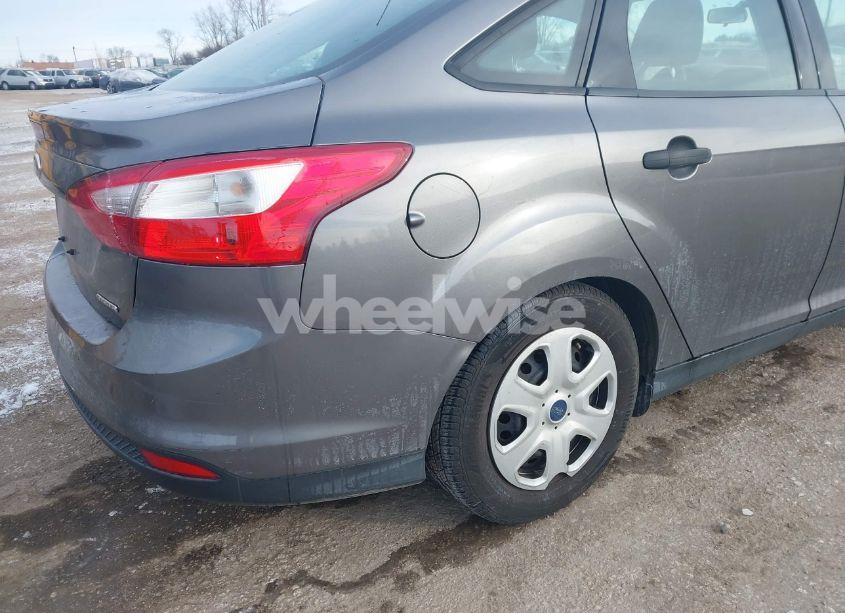 Photo 19 of 2014 Ford Focus S (VIN 1FADP3E25EL346436)