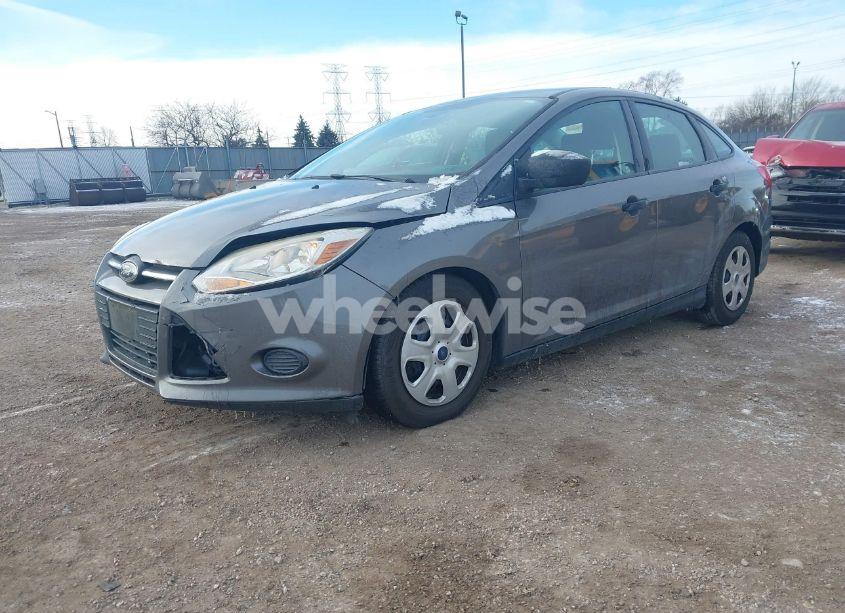 Photo 2 of 2014 Ford Focus S (VIN 1FADP3E25EL346436)