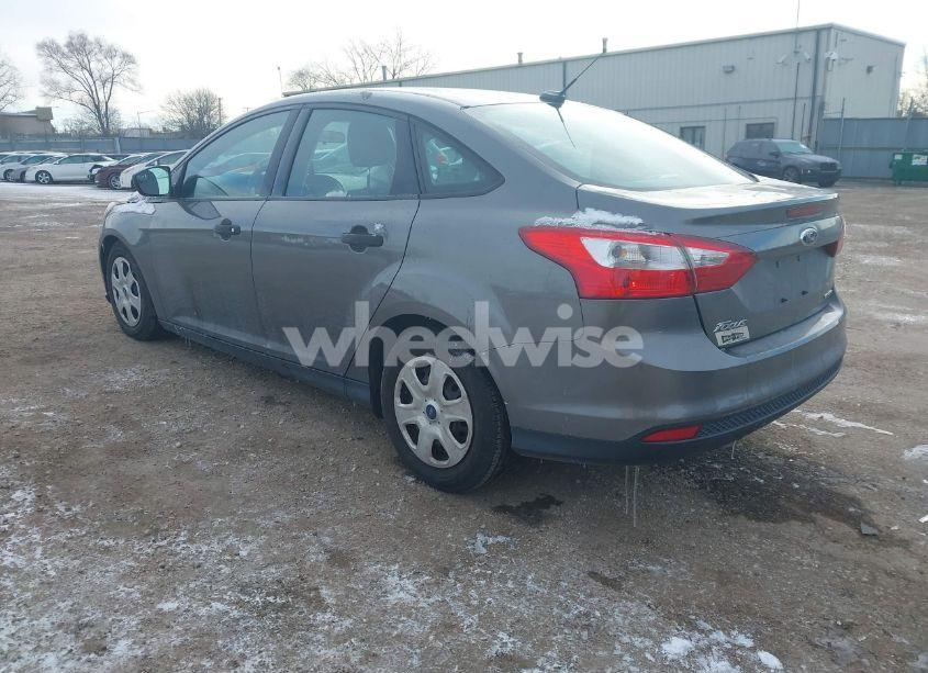Photo 3 of 2014 Ford Focus S (VIN 1FADP3E25EL346436)