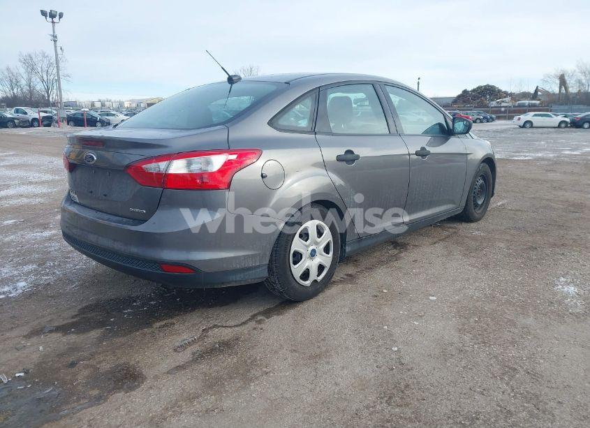 Photo 4 of 2014 Ford Focus S (VIN 1FADP3E25EL346436)