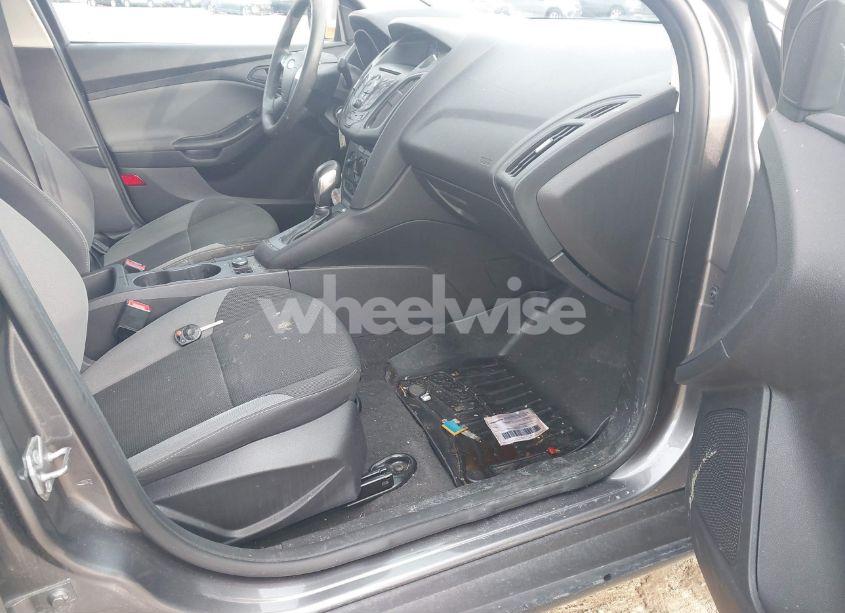 Photo 5 of 2014 Ford Focus S (VIN 1FADP3E25EL346436)