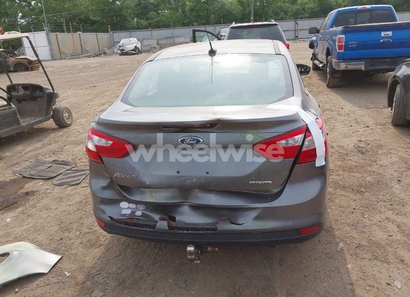 Photo 16 of 2014 Ford Focus S (VIN 1FADP3E25EL370929)