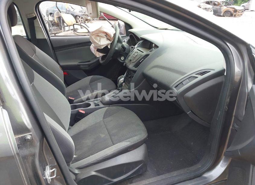 Photo 5 of 2014 Ford Focus S (VIN 1FADP3E25EL370929)