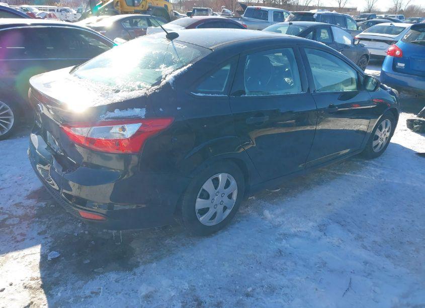 Photo 4 of 2014 Ford Focus S (VIN 1FADP3E25EL389268)