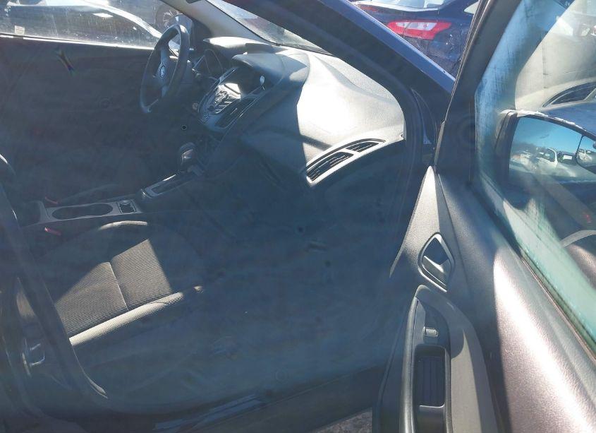 Photo 5 of 2014 Ford Focus S (VIN 1FADP3E25EL389268)