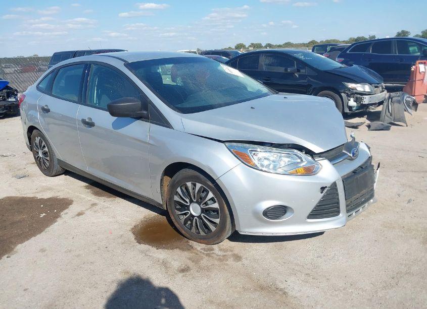 2014 Ford Focus S (VIN 1FADP3E25EL413004) main photo