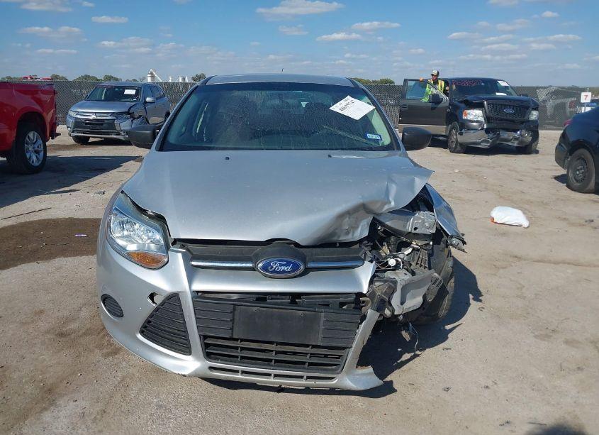 Photo 11 of 2014 Ford Focus S (VIN 1FADP3E25EL413004)