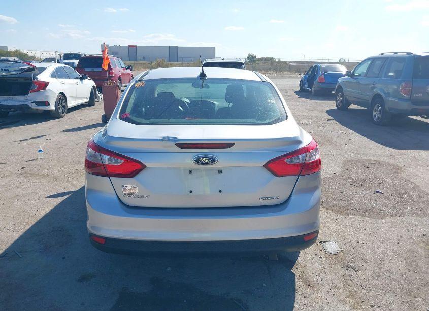Photo 15 of 2014 Ford Focus S (VIN 1FADP3E25EL413004)