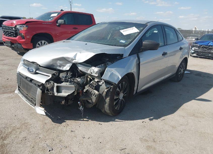 Photo 2 of 2014 Ford Focus S (VIN 1FADP3E25EL413004)