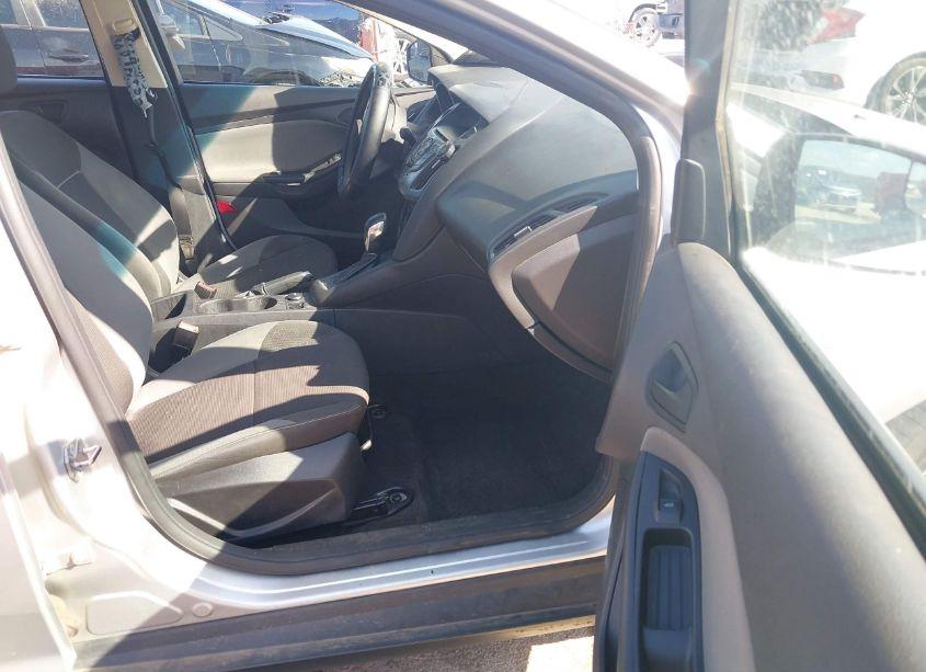 Photo 5 of 2014 Ford Focus S (VIN 1FADP3E25EL413004)