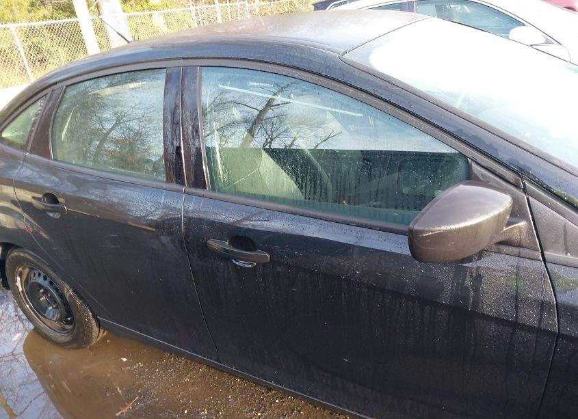 Photo 14 of 2014 Ford Focus S (VIN 1FADP3E25EL437013)