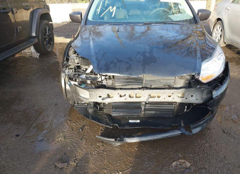 Photo 6 of 2014 Ford Focus S (VIN 1FADP3E25EL437013)