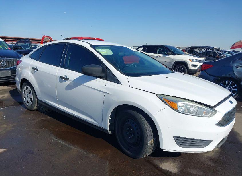 2015 Ford Focus S (VIN 1FADP3E25FL294436) main photo