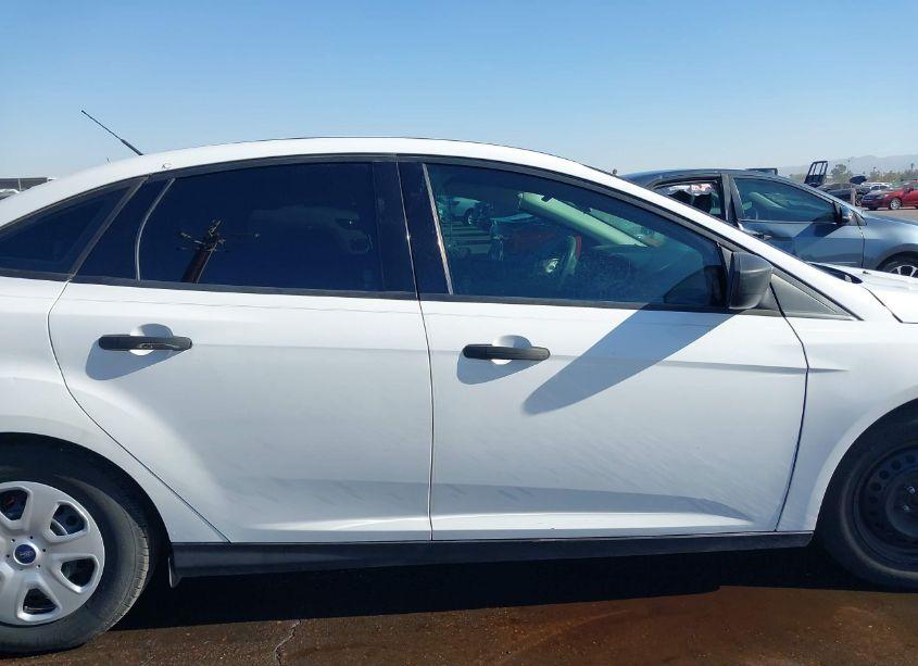 Photo 13 of 2015 Ford Focus S (VIN 1FADP3E25FL294436)