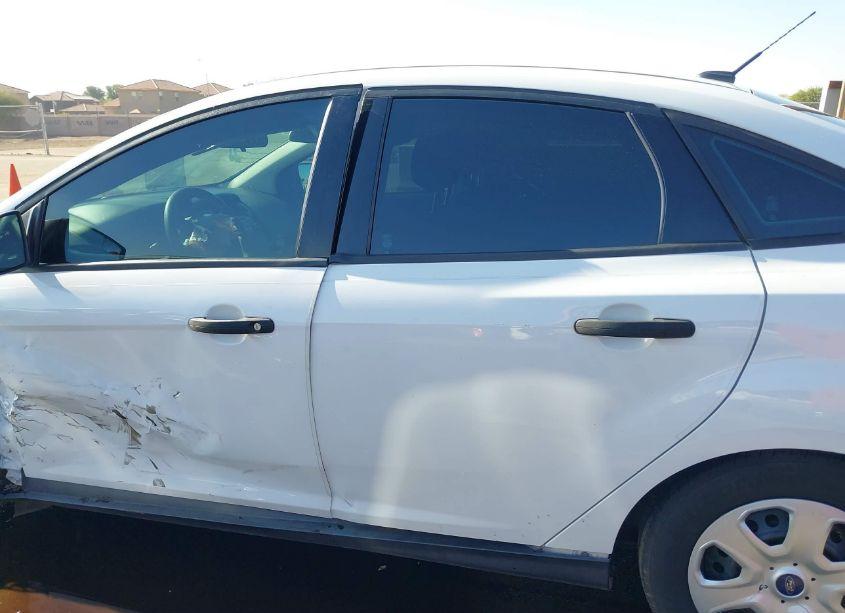 Photo 14 of 2015 Ford Focus S (VIN 1FADP3E25FL294436)