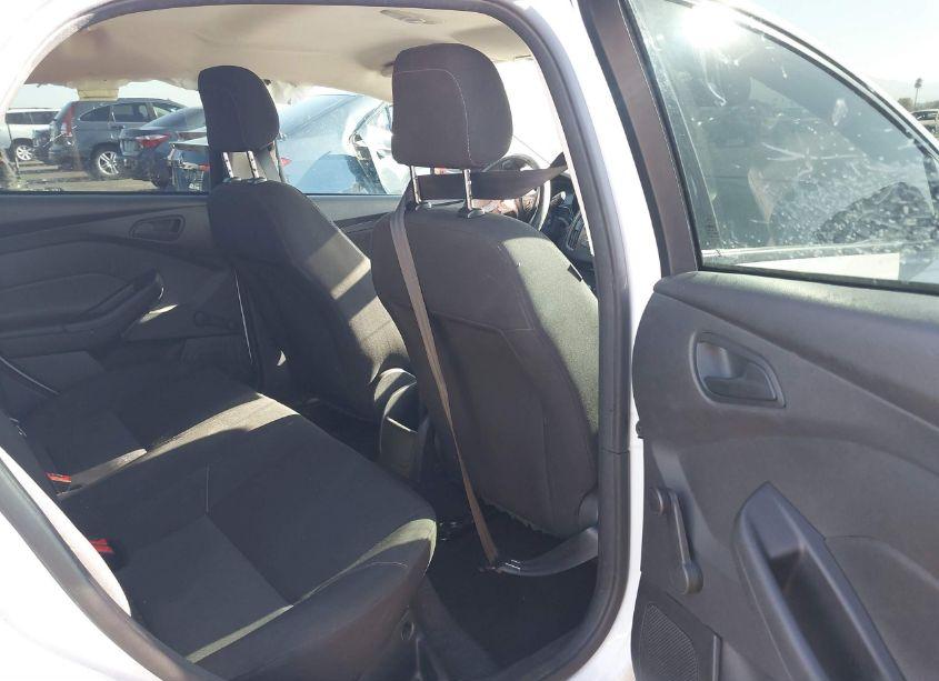 Photo 8 of 2015 Ford Focus S (VIN 1FADP3E25FL294436)